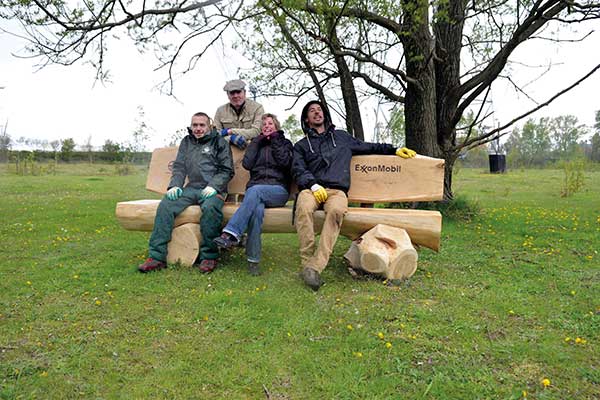 Eventjes uitrusten op onze knappe zitbanken in de Bospolder